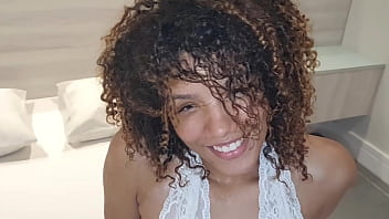 A novinha de 18 aninhos Lua primeira vez no porno fode com Jr Doidera e deixa gravar