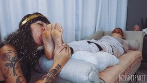 Cleopatra MJ Worships Her Mummified Slave Sunnie’s Feet