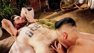 Rodsroom - Muscled asian gay Luke Truong jerking Chris Damned