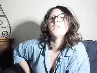 Casual Hiccup, Burp, Booty Shaking Fart Session Hazel Sincaid