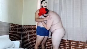 a esposa nem imagina que ele faltou no trabalho pra comer o gordinho / negao da favela domina e fode o rabao branquinho (dobradinha completa)