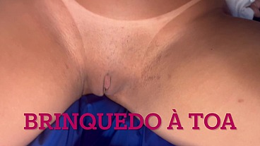 Tirando a virgindade do c Zinho da nossa amiga gostosa ela não deixou colocar tudo