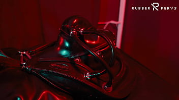 E-Play for the Rubberslave in Bodybag and Heavy Rubber Mask