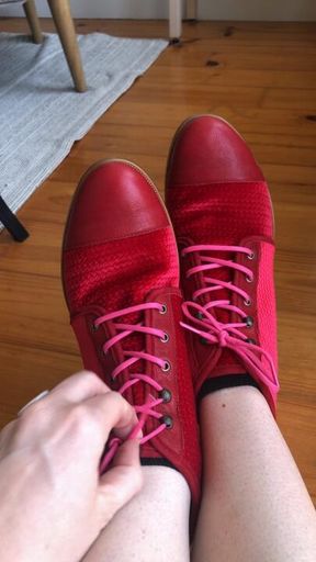Foot simps step up: watch me take off my dance boots