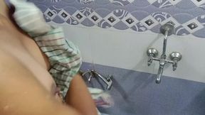 Having Sex with My Stepsister While She Is Bathing in Bathroom