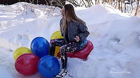 Emma big sit pop on the snow **4K**