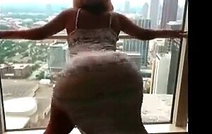 Chyna Hall's Super Booty Twerk - OMG!