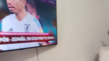 Mi Hermanastra Se Calienta Viendo El Partido De España Vs Japon Chupa La Verga Como Diosa La Puta