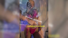 Squirting a lot with huge