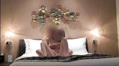 予告動画　エロいホテルの部屋でエロい格好でセックスしてたら、気持ち良過ぎて油断してシーツにぶっかけ射精