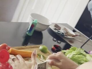 Hawt cooking. Titjob carrot and covering myself in syrup. Come smack me!