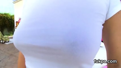 Beautiful centerfold flaunts huge butt and gets asshole penetrated