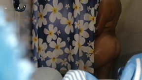 I Love Taking a Nice Bath and I End up Masturbating My Pussy