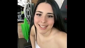 CULONA de piel blanca