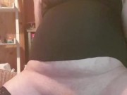 Reite Anal in schwarze Halterlose und schwarzen Top. Und habe Silikon Brüste an. Durch Prostata stim