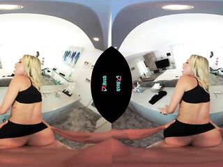 VRHUSH Carmen Caliente catches a thief