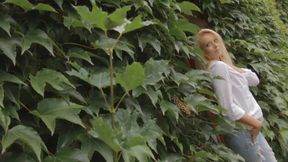 Cock sucking pussy fucking pussy licking in the garden