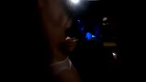 Hermosa se desnuda en discoteca en medellin