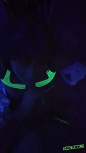 Come play 7 minutes in heaven with your EDM girlfriend!