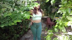 mia hope tattooed girl pissing tight yoga pants