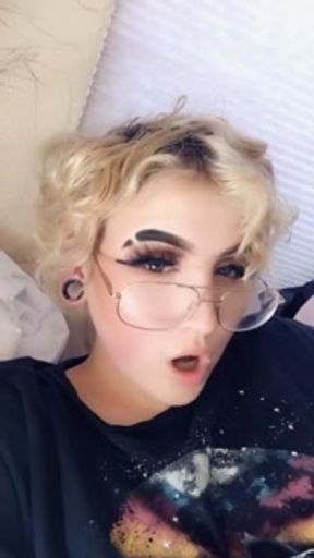 submissive gets soaking from masturbating