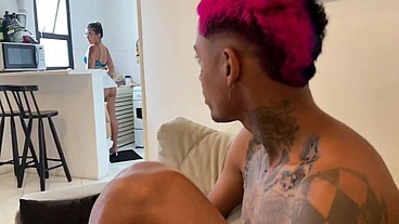 Novinho escutando funk na casa da sua amiga e acabou comendo a sua amiga gostosa