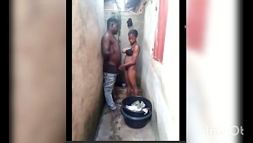 Baise en cachette