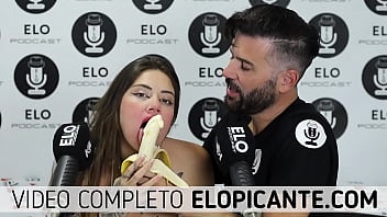 SARA BLONDE CHUPA LA BANANA CON CREMA DE ELO PODCAST