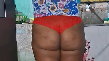 Crente safada na cozinha