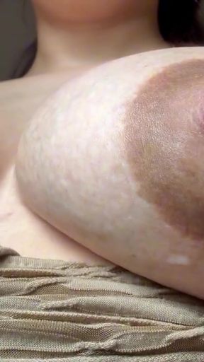 My Latina girlfriend with the big ass has a massive orgasm in her leggings showing off her camel toe   Clip 2