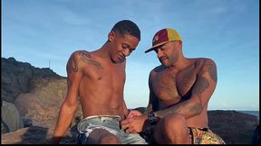 ENCONTREI UM NOVINHO NA PRAIA QUE QUERIA ME DAR. EXPERIMENTEI O CUZINHO DELE ALI MESMO. - PARTE I