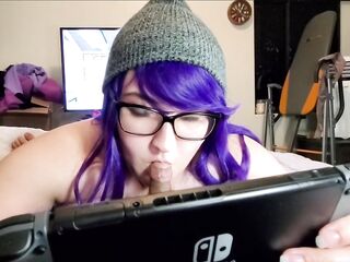 Free use floozy loves keeping a rod warm in her mouth playing movie games.