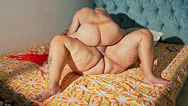 LATINA MIILF TIENE SEXO CON EL VECINO DE UNA FORMA INCREIBLE