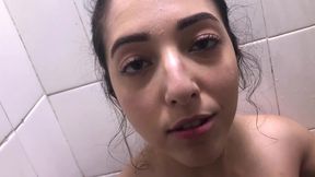 cortes punheta guiada com lisxxx e emme white molhadinhas no chuveiro
