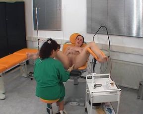 Analexam with fisting on the gynchair