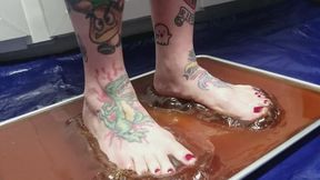 New Model: Rikki Rose Stuck in Rat Trap Glue