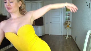 Web model broadcasts on Bongacams