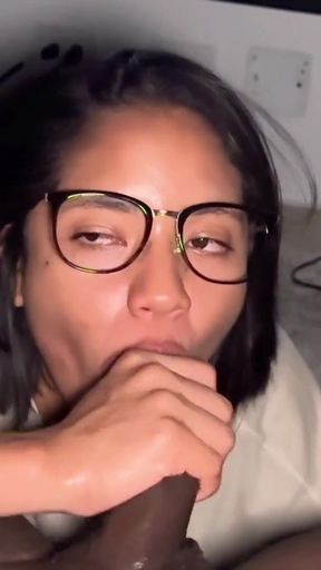 Cute secretary sucks her boss's BBC -amateur couple- nysdel   Clip 1