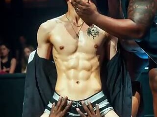 The moment when the handsome Korean man on stage makes hearts race the most has arrived!