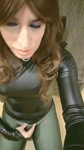 Masturbating with Leggins
