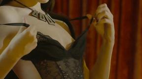 ”Romantic lesbian sex”