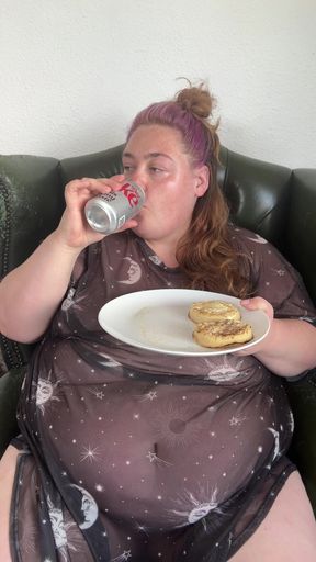 Huge Hungry BBW Stuffing Herself at Breakfast