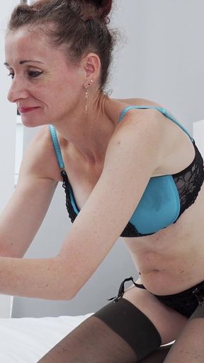 British Cougar Scarlet Louise Interracial Creampie Fun