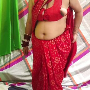 Chachi saree change kar rahi thi feer mein chod diya Hindi sex video