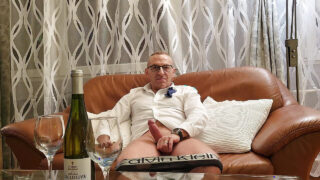 Amatör Europeisk Pappa Vincent Stone Stryker Hans Stora Kuk Och Avfyrar En Massiv Cumshot