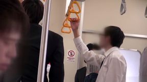 Ogura Momo fucked awesomely in the bus