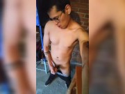 Jovencito se saca la leche de tu verga gruesa y deliciosa