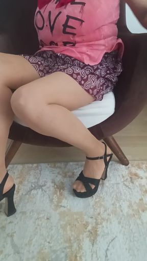 Pantyhose fantasy with my friend's hijab-wearing stepmother   Clip 1