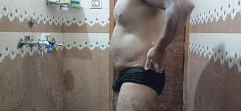 Bathroom Me Nanga Nahate hue Bathing Video