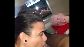 LORRANY EXOTICA E ELIANE FURACAO CHUPANDO LEITE DA PICA DIRETO DA FONTE - CUM